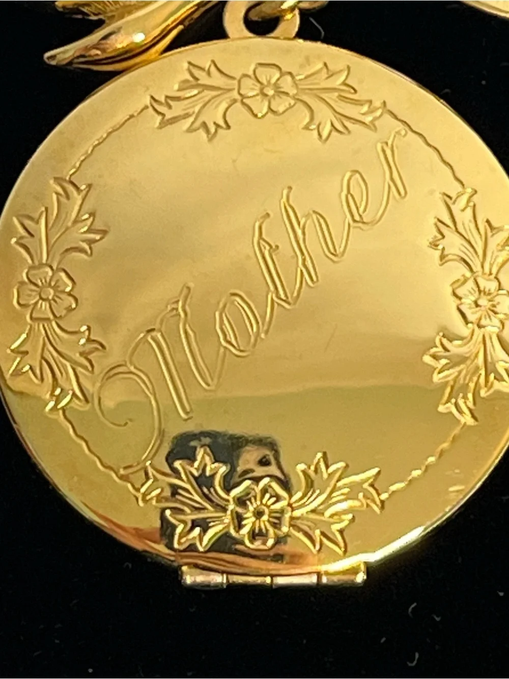 Vintage Monet Gold-tone Double Photo Bow Locket Brooch-